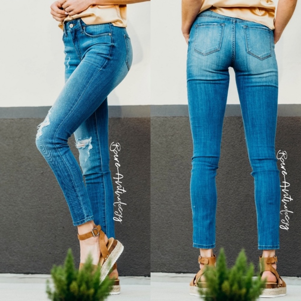 Distressed Stretch Skinny Jeans 👖 ❤️ - Picture 2 of 2